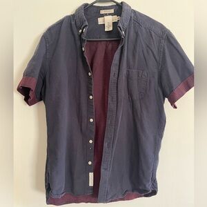 Blue and maroon button up shirt sleeve shirt